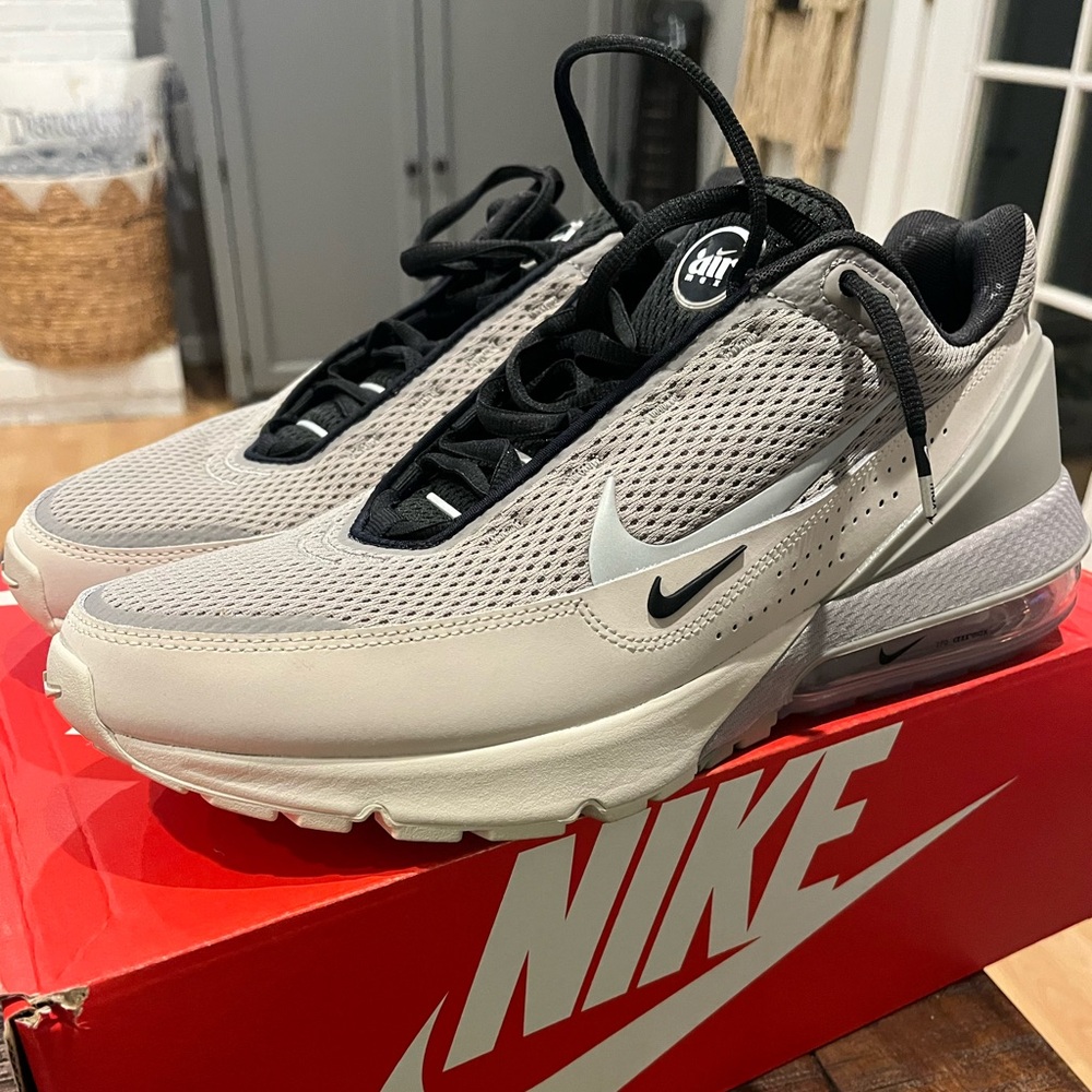 Nike Air Max Pulse “Bone”